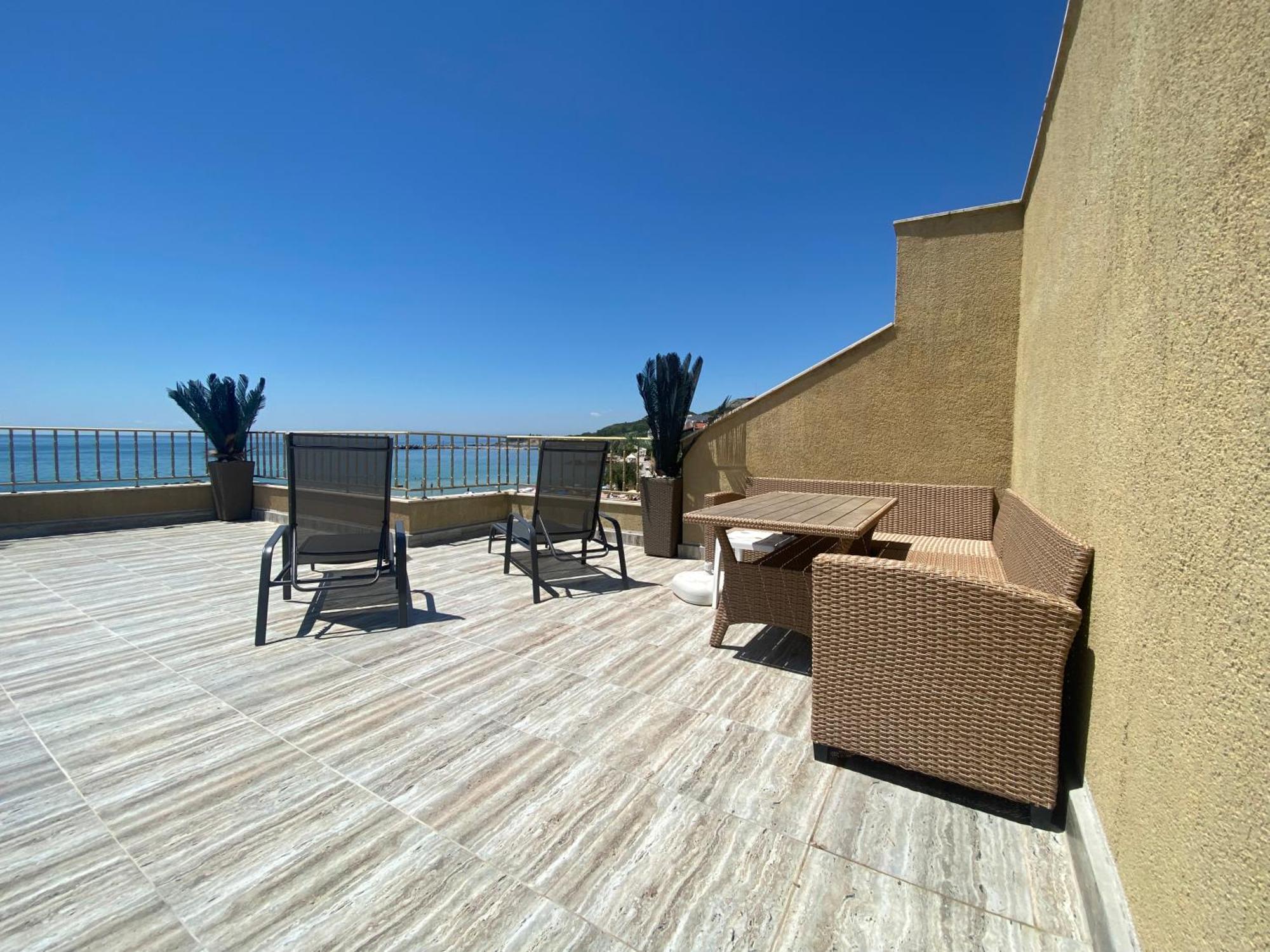 First Line On The Beach Cosy Sea Paradise Apartments Kavarna Kültér fotó